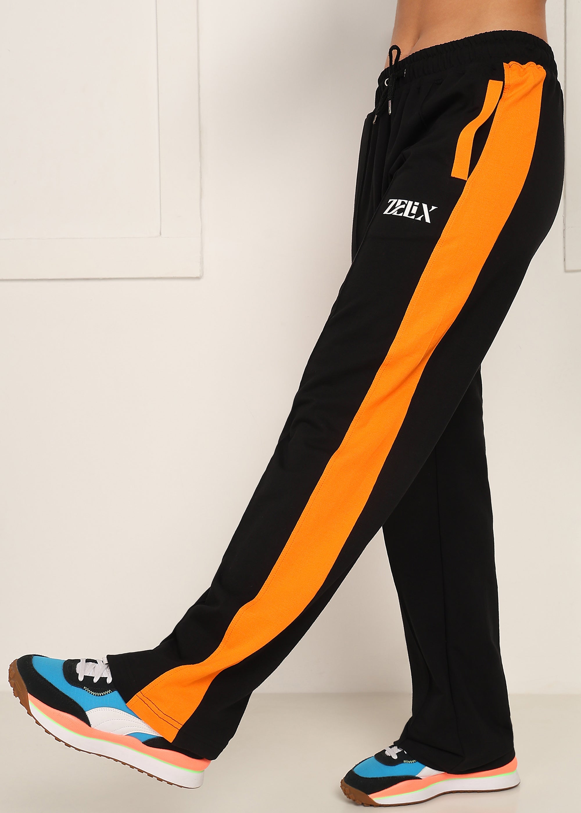 Women Phantom Jogger Black Orange