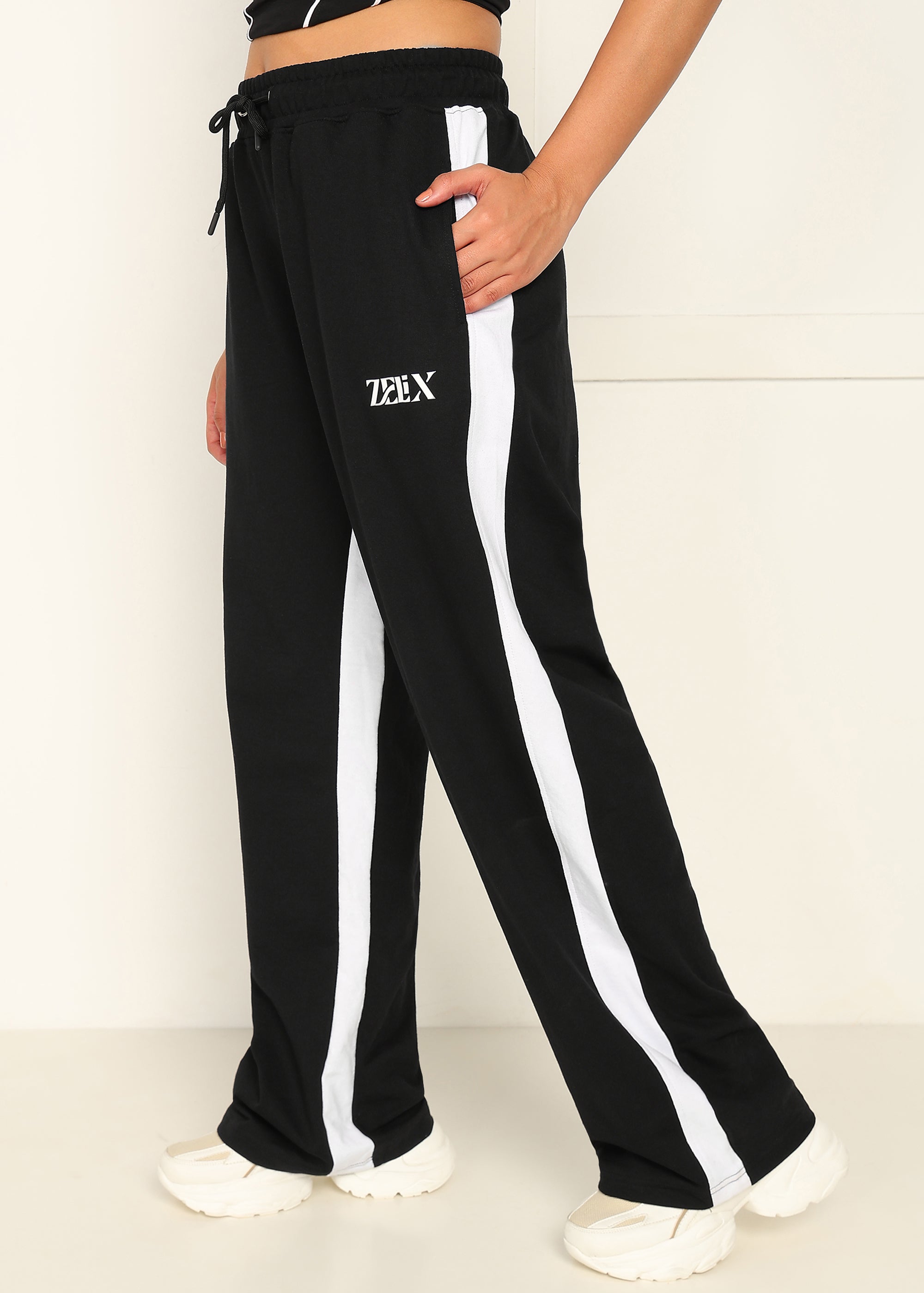 Women Static Baggy Jogger Black White