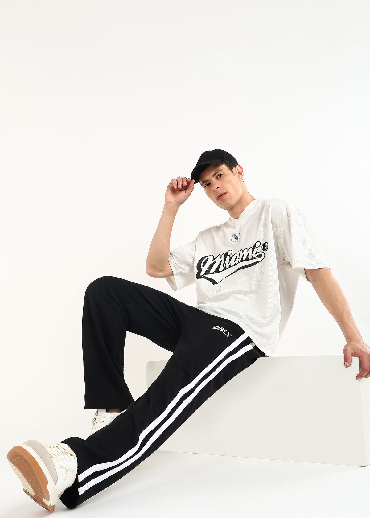 Titan Stripe Jogger Black White